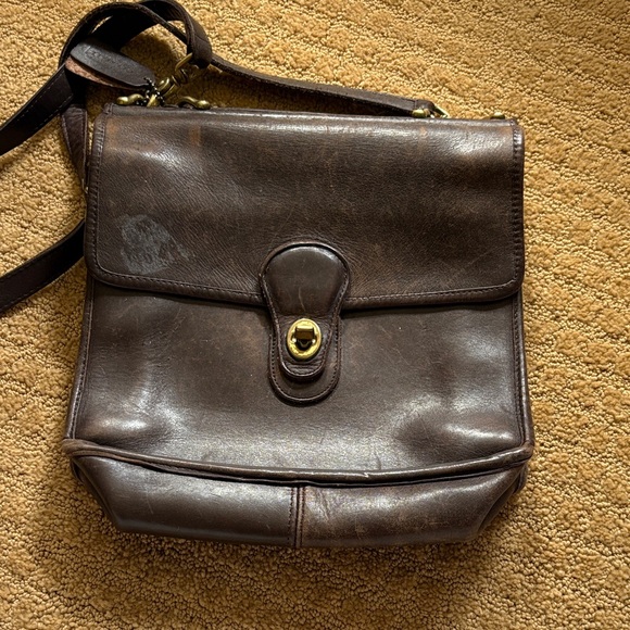 Coach Handbags - Vintage Willis Bag